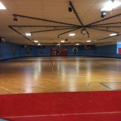 Funtown USA - The rink.  It needs a little tlc.