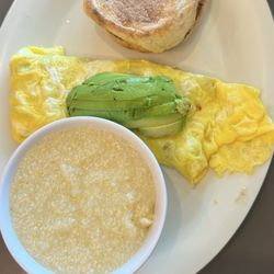 3 item omelette with grits & English muffin