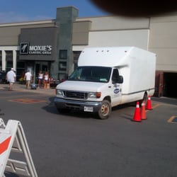 Hunt Family Movers - At Moxie's for the 2014 Golf Tournament