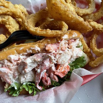Gilbert's Chowder House - Maine Lobster Roll with Fresh Cut Onion Rings - Seafood Near Me - Portland, Maine