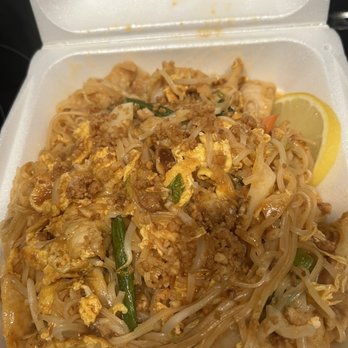 Chopstix Asian Bistro - Chicken Pad Thai - Chinese Near Me - Rock Springs, Wyoming