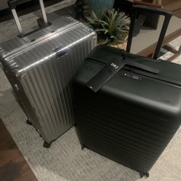 My dented, handle missing , falling apart Rimowa vs my AWAY! My dented, handle missing , falling apart Rimowa vs my AWAY!