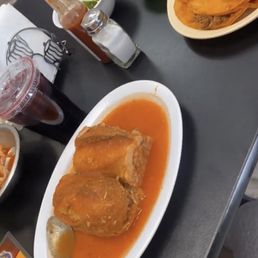 Torta ahogada plate
