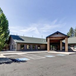Exterior photo of La Pine Realty Exterior photo of La Pine Realty