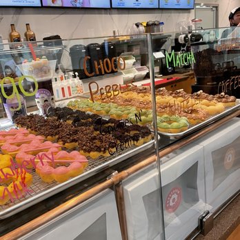 Donutchew - Fair Oaks Mall - Desserts Near Me - Fairfax, Virginia