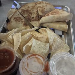 Fast Lanes Bowl - Chicken bacon ranch quesadilla with chips