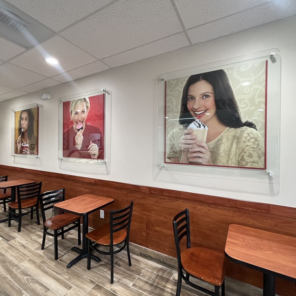 Cold Stone Creamery - the interior of a restaurant - Ice Cream & Frozen Yogurt Near Me - Milpitas, California