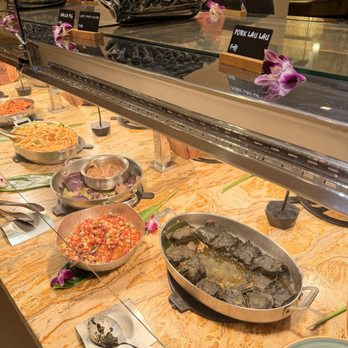 The Buffet At Hyatt - Pork - Buffets Near Me - Honolulu, Hawaii