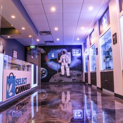Select Cannabis - Store Interior