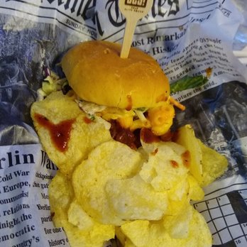 La Verdad Cafe Deli - Pulled pork stretch mark slider - Smokehouse Near Me - Buffalo, New York La Verdad Cafe Deli - Pulled pork stretch mark slider - Smokehouse Near Me - Buffalo, New York