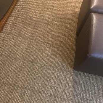 Comfort Suites Oakbrook Terrace Near Oakbrook Center - Dirty floor and smelled like cigarettes - Hotels Near Me - Oakbrook Terrace, Illinois