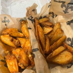 Wing King Chicken Wings & French Fries
