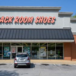 Rack Room Shoes - Exterior Shot of Store/Building (Wide Shot)