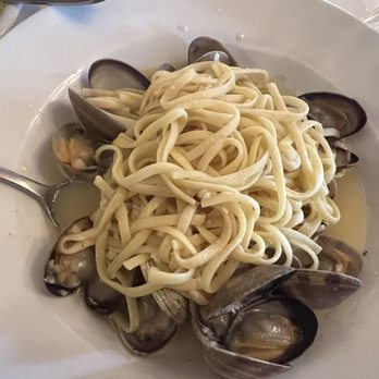 La Strada - Linguine Vongole - Italian Near Me - San Pablo, California La Strada - Linguine Vongole - Italian Near Me - San Pablo, California