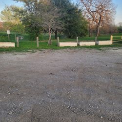 Blanco Shoals Park - Parking lot