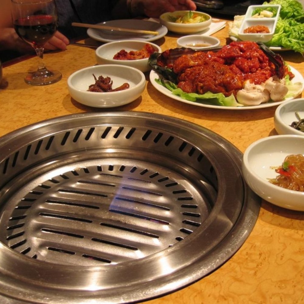 Korea Garden - Burner, cove off, banchan, meats (photographed by Dave Hong) - Korean Near Me - Blue Bell, Pennsylvania