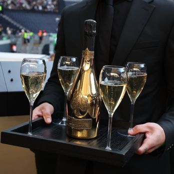 Black Elegant Transportation - Champagne Tours - Limos Near Me - Chicago, Illinois