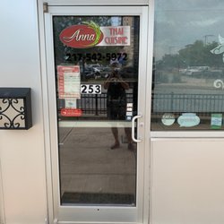 Anna Thai Restaurant - Going in for carry out