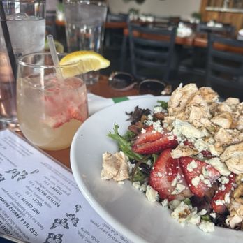 Perfect Pear Bistro - Strawberry salad - New American Near Me - Tempe, Arizona