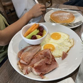Sweet Cafe - Famous Ham Off the Bone - Breakfast & Brunch Near Me - Chicago, Illinois