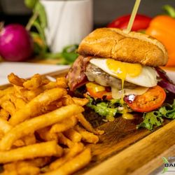 Barracuda Seafood Bar & Grill - Angus Burger