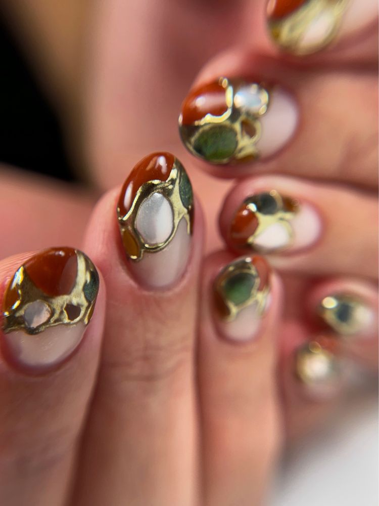 Rachel Messick Manicurist Logo