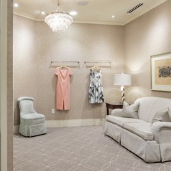 Leigh's - Fitting Room