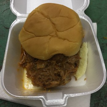 We Be Ribs - Pulled pork sandwich.  A little too sweet. - Food Trucks Near Me