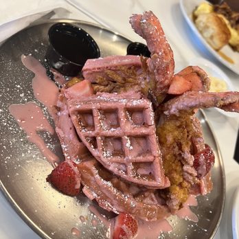 T's Brunch Bar - Fried Lobster & Waffle - Breakfast & Brunch Near Me - Atlanta, Georgia T's Brunch Bar - Fried Lobster & Waffle - Breakfast & Brunch Near Me - Atlanta, Georgia