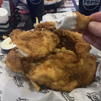 The Landing Eatery & Pub - Pubs Near Me - Liberty, Missouri