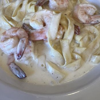 Mezza Luna Restaurant - Fettuccine Alfredo - Italian Near Me - Half Moon Bay, California Mezza Luna Restaurant - Fettuccine Alfredo - Italian Near Me - Half Moon Bay, California