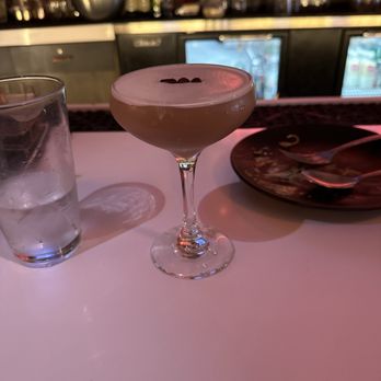 6 Cocktails - Espresso martini - Cocktail Bars Near Me - Tracy, California