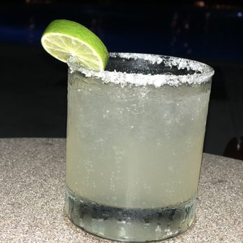 Courtyard by Marriott - Margaritas by the pool. - Hotels Near Me - Cancún, ROO