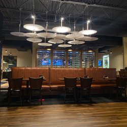 Asuka Japanese Steakhouse & Sushi - Main dining area