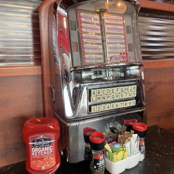 Silver Diner - Diners Near Me - Greenbelt, Maryland