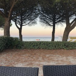 Peppino  Pizza - La vue depuis le fond de la terrasse extérieure