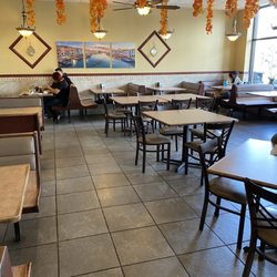Valentino's Pizzeria & Restaurant - Lots of seating!