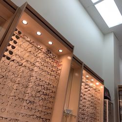 Robertson Optometry