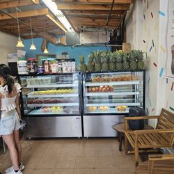 Mr Mango Tea & Juice - Inside