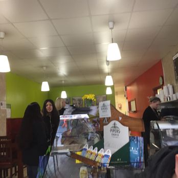 Barbarellas - Awesome waitress, exceptional customer service - Fast Food Near Me - London, XGL Barbarellas - Awesome waitress, exceptional customer service - Fast Food Near Me - London, XGL