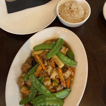 Sawasdee Thai Cuisine - snow pea tofu stir fry - Thai Near Me - Hershey, Pennsylvania Sawasdee Thai Cuisine - snow pea tofu stir fry - Thai Near Me - Hershey, Pennsylvania