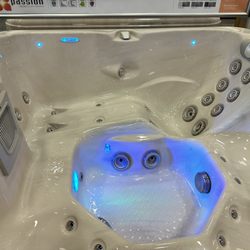 Hot Tub Outpost - Spa looks like new -all jets working