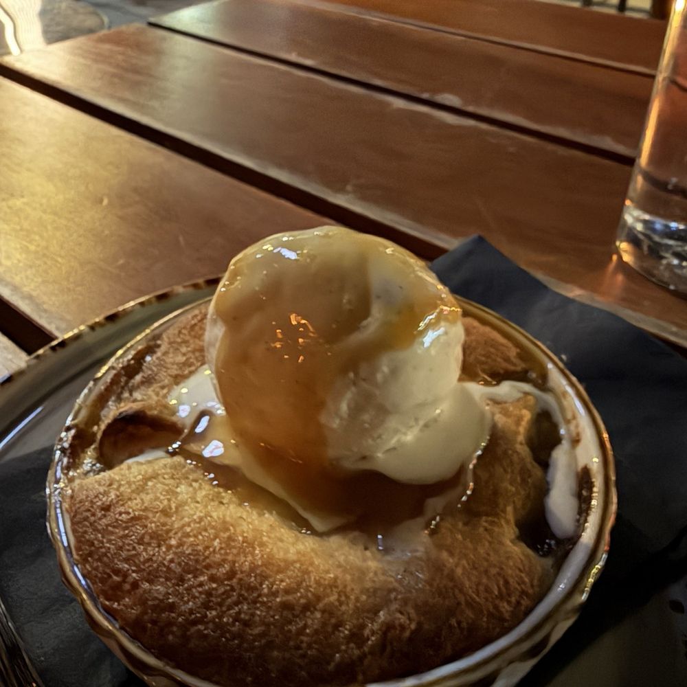 Melanie - Apple crumble - Wine Bars Near Me - Los Angeles, California Melanie - Apple crumble - Wine Bars Near Me - Los Angeles, California