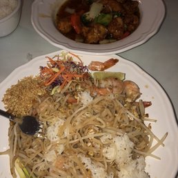 Pad Thai: shrimp and Orange Chicken