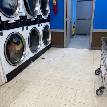 Laundry Luke's - Bridgeton Laundry Mat - Laundromat Near Me - Bridgeton, Missouri Laundry Luke's - Bridgeton Laundry Mat - Laundromat Near Me - Bridgeton, Missouri