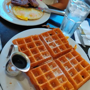 Bea Bea's - Waffles are plain but its actually good - Coffee & Tea Near Me - Burbank, California