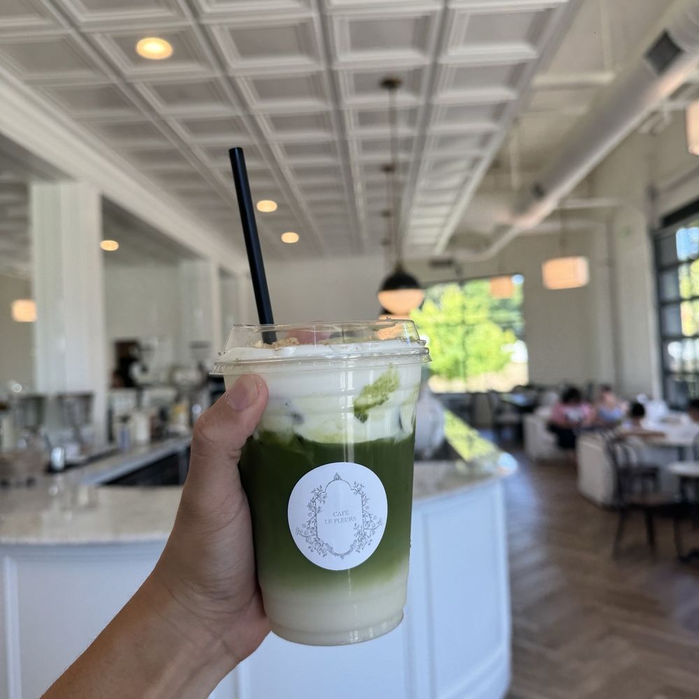 Cafe Le Fleurs - banana pudding matcha - Coffee & Tea Near Me - Happy Valley, Oregon