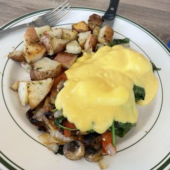 Grandmas Kitchen - Veggie eggs benny - American Near Me - Monterey, California