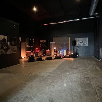 Live At Madrid's - Band Setup - Music Venues Near Me - Portland, Maine Live At Madrid's - Band Setup - Music Venues Near Me - Portland, Maine