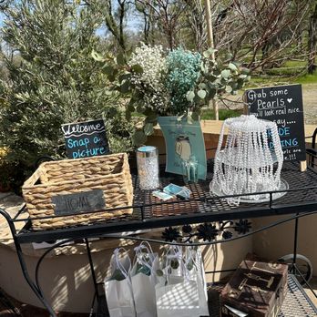 Rancho Roble Vineyards - Display Cart! - Wineries Near Me - Lincoln, California